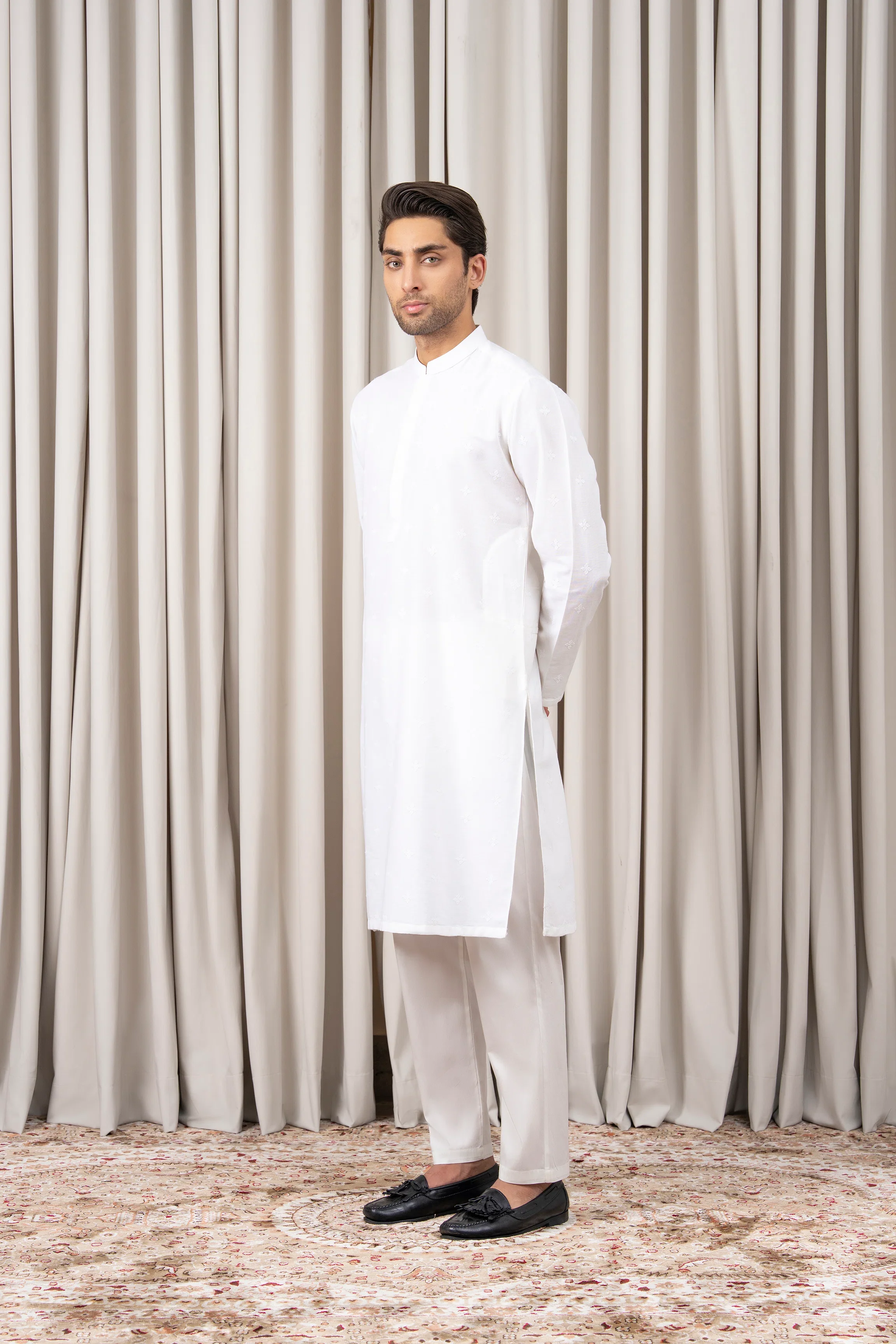 EMBROIDERED KURTA - SIGNATURE COLLECTION WHITE - Image 3